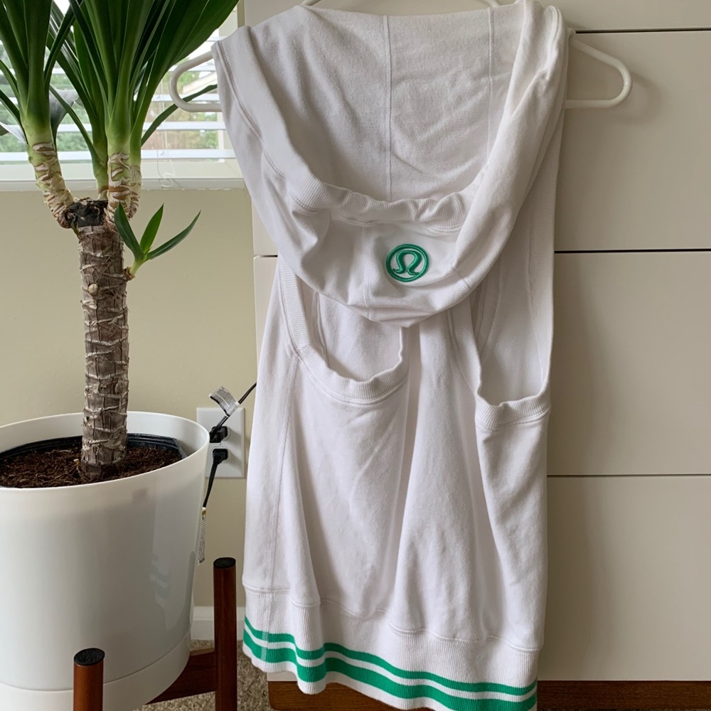 Lululemon sleeveless hoodie